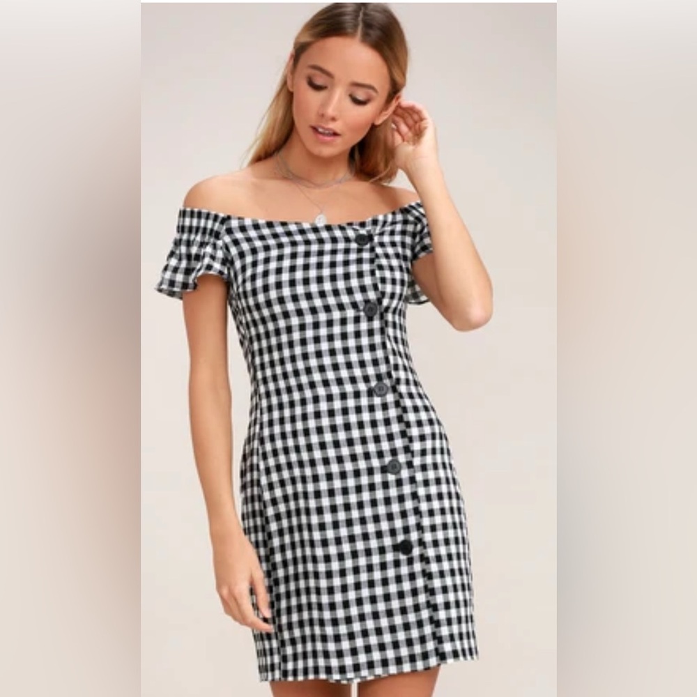 🖤🤍LuLu’s Gingham Mini Dress🤍🖤